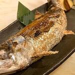 Nomikuidokoro Akinaiya - いわしの塩焼き
      シンプルですが美味しい♪
      丁寧に焼き上げます