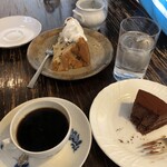 カフェ・グレ - チョコレートケーキとシフォン
