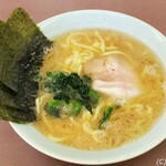 横浜らーめん 本牧家 - ラーメン並
