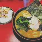 豚骨醤油ラーメン 王道家 - 