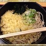 吉そば 中目黒２号店 - 冷したぬきそば 大盛り（350円）