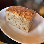 ガニュ・パン - 上部をカリッと焼いて周りがフワフワのパン(good‼️)