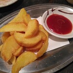 やきとん 魚友 - ポテトフライ429円(税込)まで文句無しの美味しさでした。