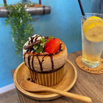 カフェカモット - strawberry chocolate
      単品¥800/ドリンク付¥1,000
      (通常スフレよりどちらも¥100up)
