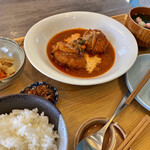 カフェカモット - 煮込みハンバーグ¥1,200(ドリンク付)