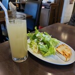 Hiratsuka Burosso  - グレープフルーツジュース、サラダ、フォカッチャ