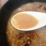 虎之助 - ラーメンのスープ