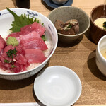 海玄 - 究極の海玄まぐろ丼のセット全体