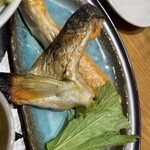 サーモンと海老と日本酒Bar 大衆酒場てっぺん - 焼き魚は旨い！
