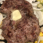 PUB Q - ラウンドカルビステーキのアップ