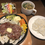 PUB Q - ラウンドカルビステーキランチ@1,180円