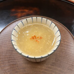 Akasaka Kikunoi - 昼懐石１５７３０円。帆立このわた蒸し。一口目からこのわたとクチコの風味が漂います（╹◡╹）（╹◡╹）。絶対、日本酒のアテですよ♩