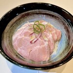 麺処まるは RISE - トリュフオイルのレアチャーシュー丼