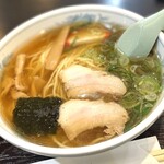 鶴岡屋 本店 - 美味しい中華蕎麦