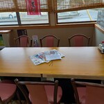 沖縄料理 美ら結 - テーブル