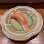 千陽 - 桜鱒のにぎり