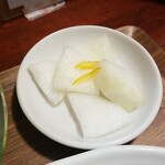 キッチン ブルー グローブ - お新香のアップ