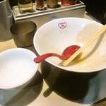 横浜中華そば 維新商店 - 