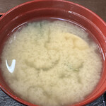 魚水 - 本日の味噌汁 （はまぐり）　１１０円　(2023/02)