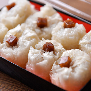 Easy to eat as it moves quickly ◎ Our original “Mochi rice shumai”