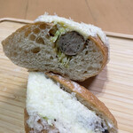 Panosuriru - チーズドッグの断面