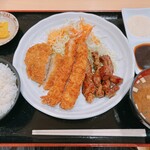 御在所サービスエリア（下り線）とんとん食堂 - 