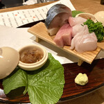 Muromachi Kaji - お造り（お造り3種、鯖寿司、珍味）