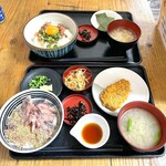 鰺家 - 鯵家定食（手前）、マアジ漬丼セット（奥）