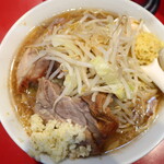 ラーメン二郎 - ラーメン半分＋ニンニク多め＋ショウガ半分