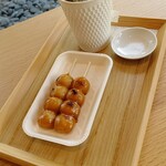 SASAYAIORI+ kyoutogyoen - みたらし団子ほうじ茶セット800円