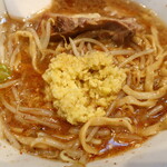 ラーメン二郎 - ここでショウガ混合～♪