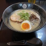 拉麺屋 一匹の鯨 - 塩とんこつ(770円)