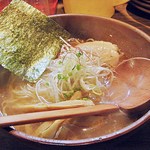 麺酒場 でめきん - ラーメン　680円　（＾＾ｂ