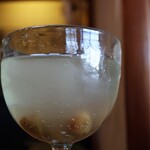 さじこよみ - 自家製梅ソーダ　梅の実入り