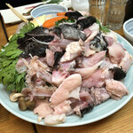 浅草 魚料理 遠州屋 - インする前の具材。物凄いボリューム！