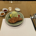 伊藤亭 - 先ずは黒豚トンカツ