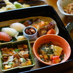 たけ鮓 - 料理写真:昼の季節御膳 (平日の水木金) (￥2,200)