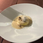 強羅 風の音 - 今日のスペシャリテ。ジャガイモニョッキ、キノコクリームソース。