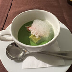 強羅 風の音 - 前菜　ほうれん草のブラン。ズワイガニとアボカドとともに。