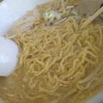 宝龍 - 麺のアップ