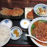 中国食彩 渓泉 - 餃子定食(880円+税)