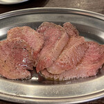 ホルモン松本 - 豚タン420円