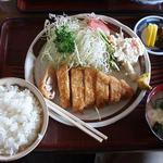 新川食堂 - トンカツ定食の並
