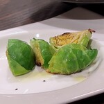 トリワイン ＰＩＫＯＳＨＨＨＵ - 自家製手打ち麺のパスタ タリアテッレ 芽きゃべつと鶏のボロネーゼの芽キャベツ