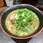 麺屋 玄 - チャーシュー麺(味噌)ネギ増し