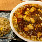 福龍菜館 - 麻婆豆腐麺　大盛りと半炒飯