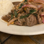 荒井商店 - メインディッシュ！ロモサルタード　ペルーでも人気の牛ヒレとフライドポテトの炒め物　ペルーの醤油と相まって問答無用！