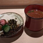 ぎおん 阪川 - 漬物とお味噌汁