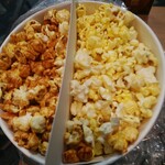 ユナイテッド・シネマ - 料理写真:ポップコーンハーフ＆ハーフシングル（塩、キャラメル）