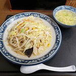 天山食堂 - 中華焼そば　570円